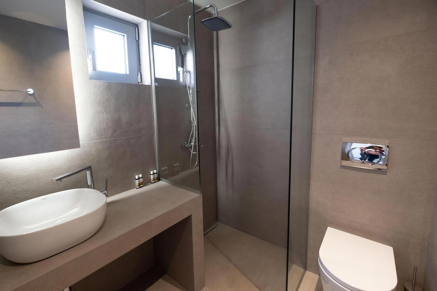 Private bathroom at Mochlos Blue